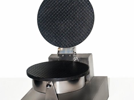Вафельниця EWT INOX TRWB01