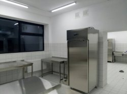Стіл виробничий  з бортом ,без полиці із н/ж